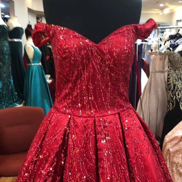 Reddish burgundy prom or special occasion dress, corset - Picture 2 of 8